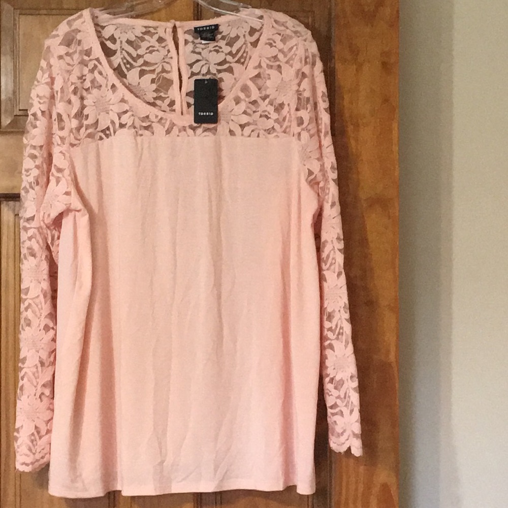 NWT Torrid Peach blouse with lace detail. Size 1.